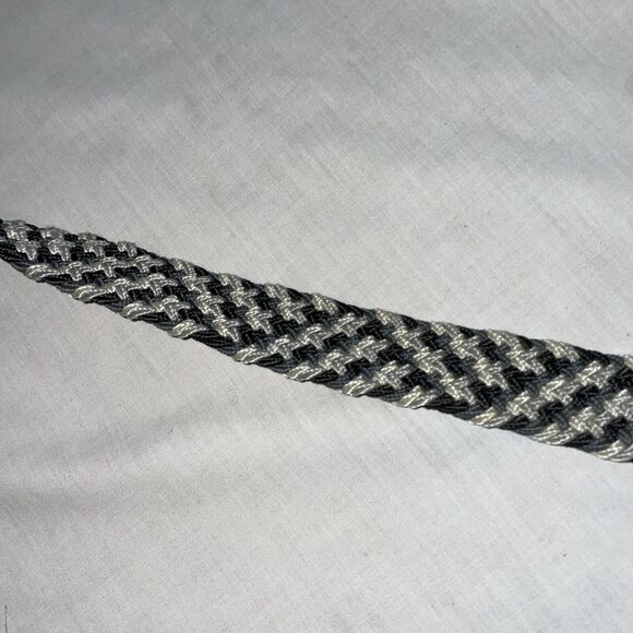 Under Armour Stretchy Belt Men’s Size 45” Gray White Fabric Adjustable Buckle - Picture 6 of 12